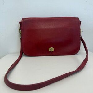 COACH VINTAGE  BAG RED COLORS #5630 PRE OWN VERY GOOD CONDITION